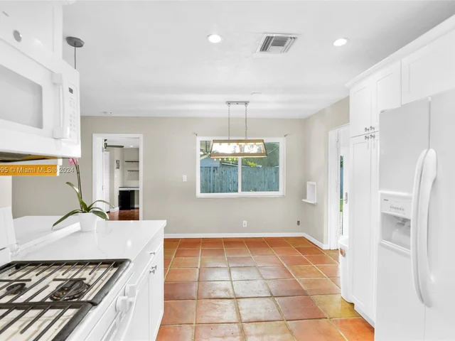 2349 NE 8th Court, Pompano Beach FL 33062