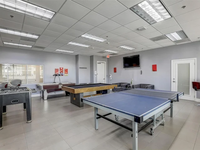 1200 Brickell Bay Dr # 2217, Miami FL 33131