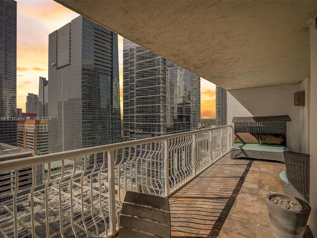 1200 Brickell Bay Dr # 2217, Miami FL 33131