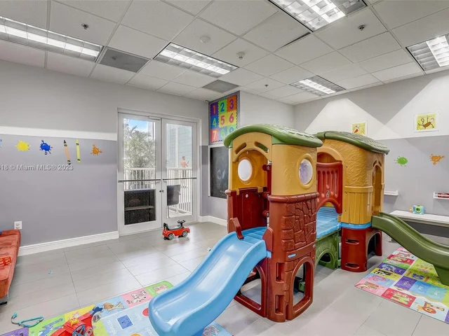 1200 Brickell Bay Dr # 2217, Miami FL 33131