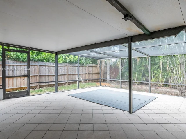 1279 N Fieldlark Ln, Homestead FL 33035