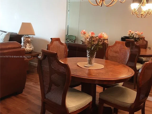 6323 Coral Lake Dr # 211, Margate FL 33063