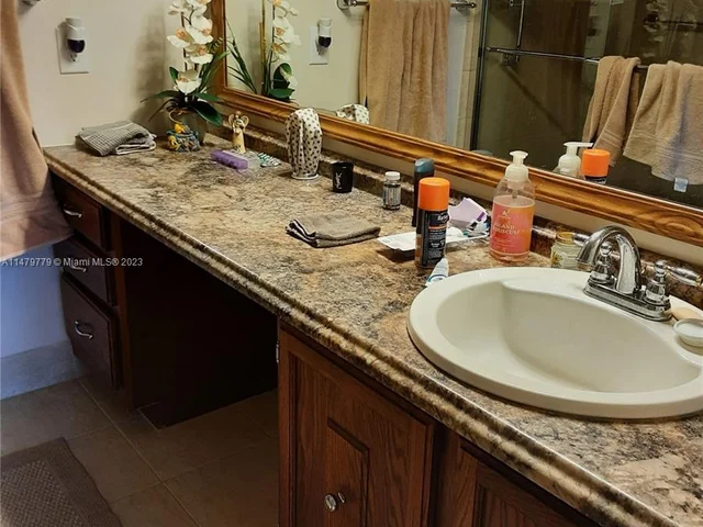 6323 Coral Lake Dr # 211, Margate FL 33063