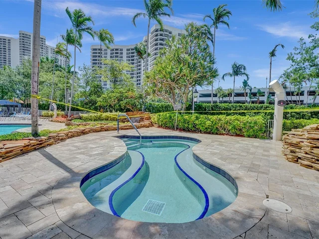 3500 Mystic Pointe Dr # 308, Aventura FL 33180