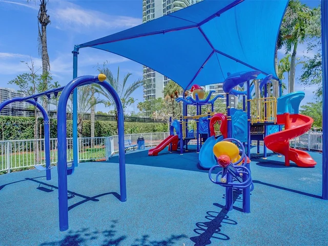 3500 Mystic Pointe Dr # 308, Aventura FL 33180