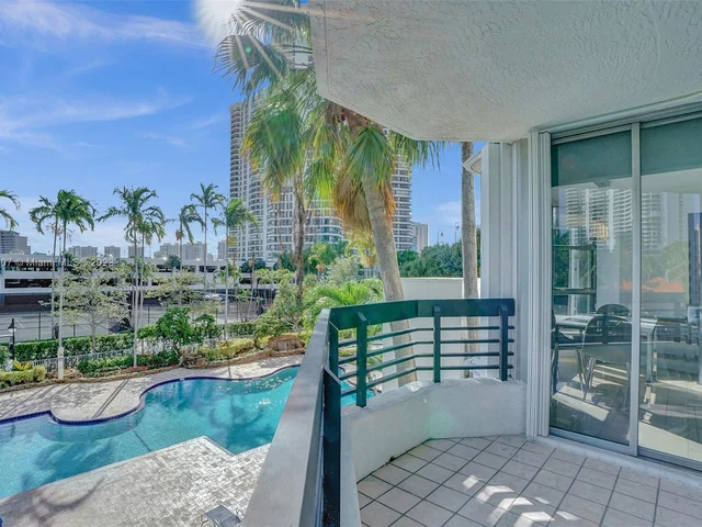 3500 Mystic Pointe Dr # 308, Aventura FL 33180