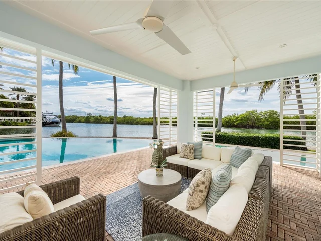 1095 Mariner Dr, Key Biscayne FL 33149