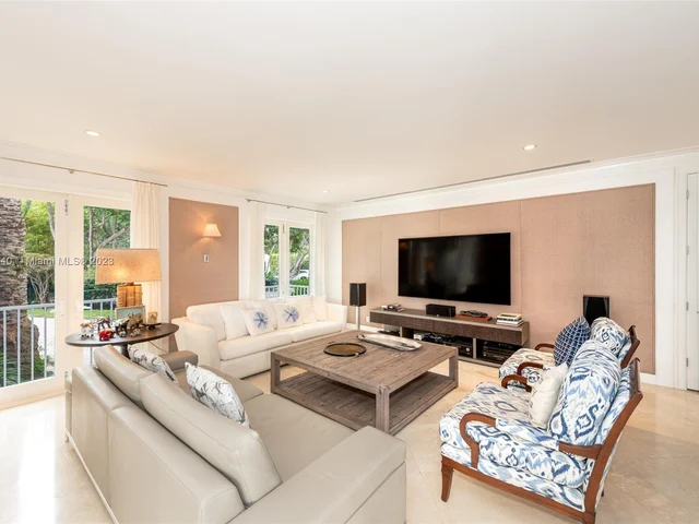 1095 Mariner Dr, Key Biscayne FL 33149