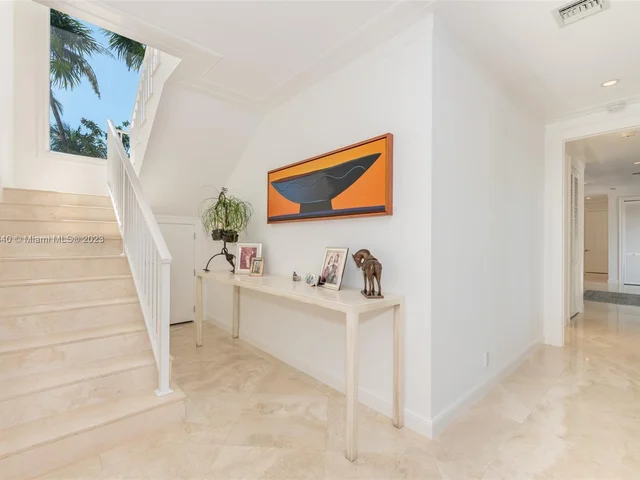 1095 Mariner Dr, Key Biscayne FL 33149