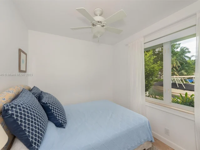 1095 Mariner Dr, Key Biscayne FL 33149