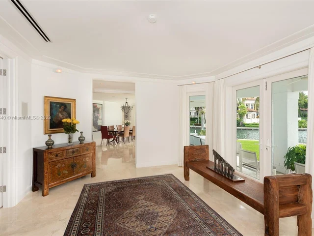 1095 Mariner Dr, Key Biscayne FL 33149