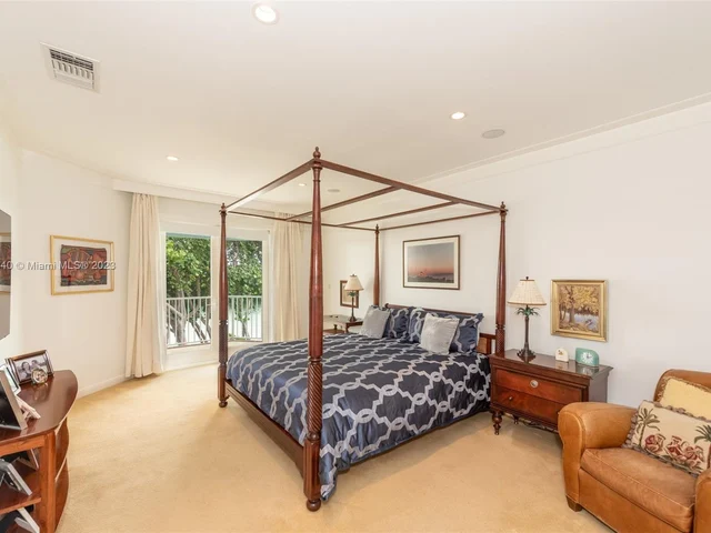 1095 Mariner Dr, Key Biscayne FL 33149