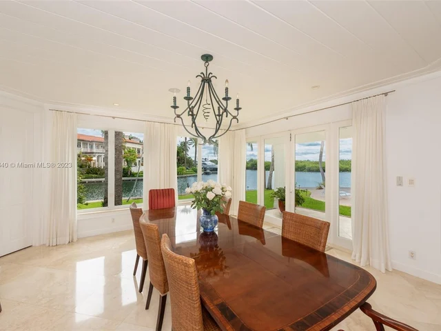 1095 Mariner Dr, Key Biscayne FL 33149