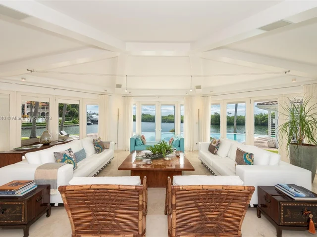 1095 Mariner Dr, Key Biscayne FL 33149