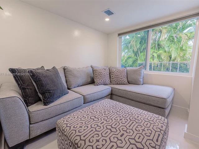 521 SW 40th Ct # 2, Miami FL 33134