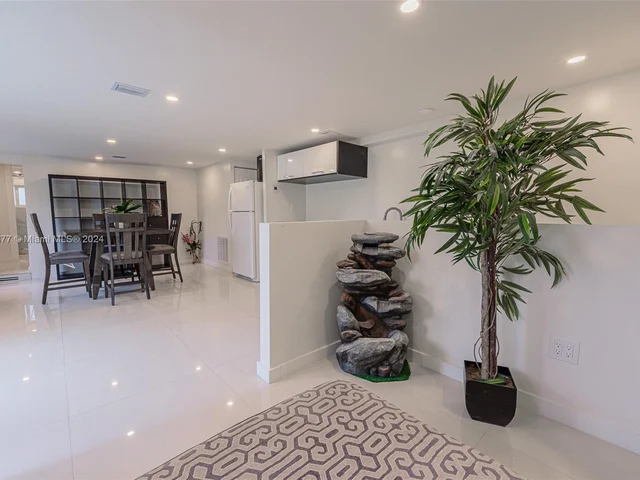 521 SW 40th Ct # 2, Miami FL 33134