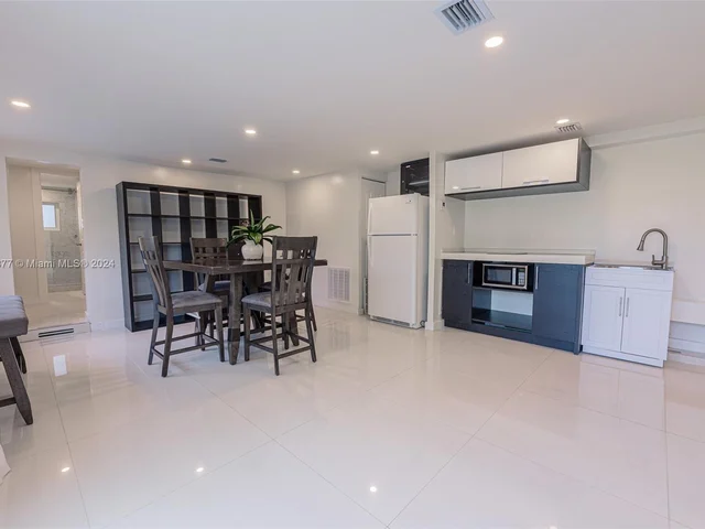 521 SW 40th Ct # 2, Miami FL 33134