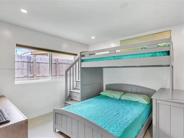 521 SW 40th Ct # 2, Miami FL 33134