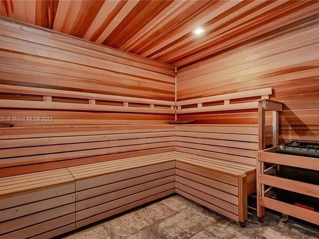 2201 S Ocean Dr # 407, Hollywood FL 33019