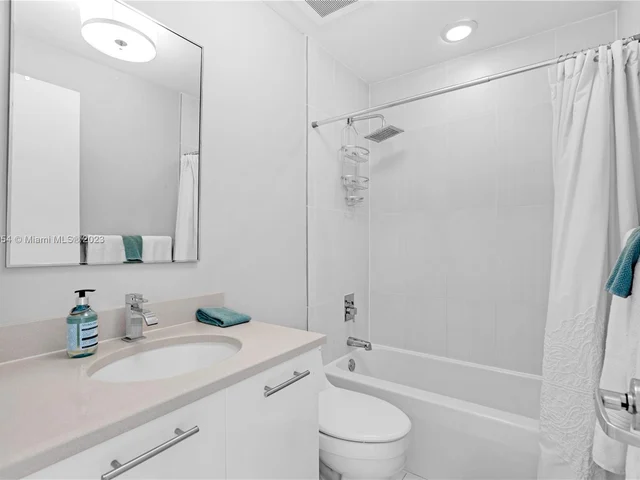 3250 NE 1st Ave # 543, Miami FL 33137