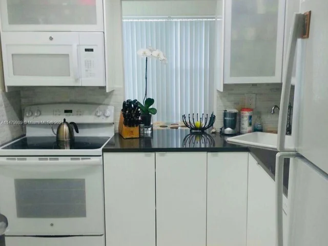 200 177th Dr # 212, Sunny Isles Beach FL 33160