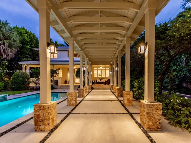 7690 Ponce De Leon Rd, Miami FL 33143