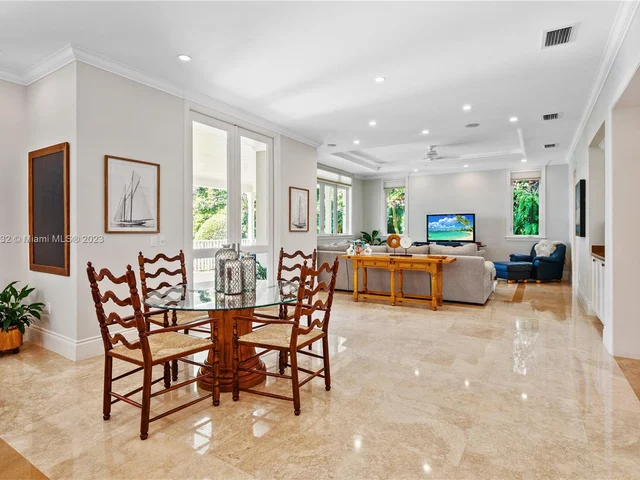 7690 Ponce De Leon Rd, Miami FL 33143