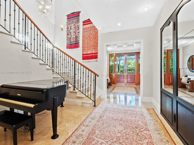 7690 Ponce De Leon Rd, Miami FL 33143