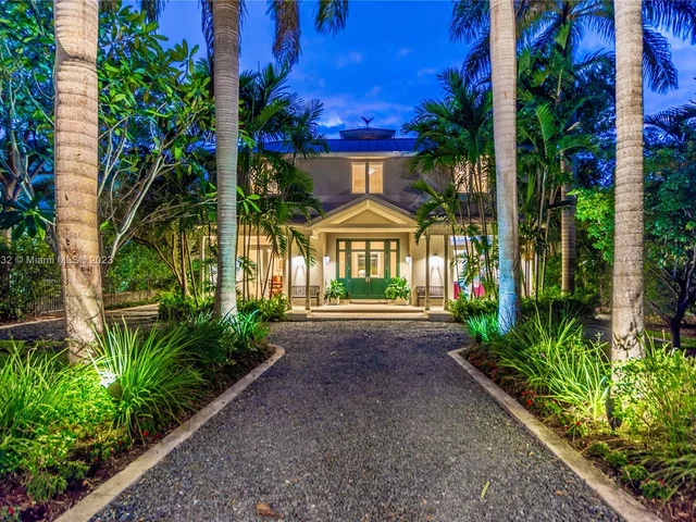 7690 Ponce De Leon Rd, Miami FL 33143