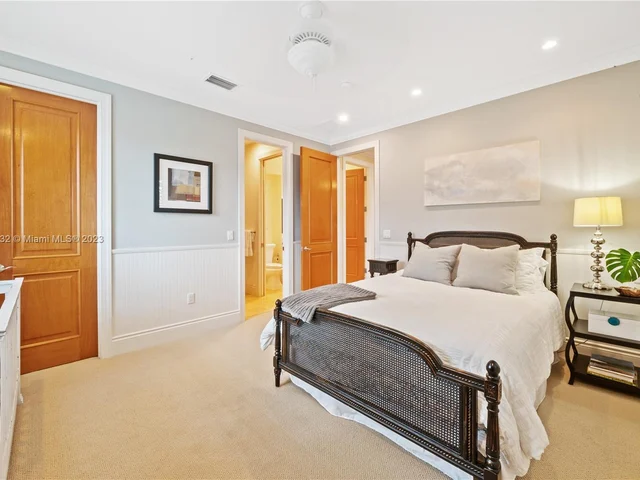 7690 Ponce De Leon Rd, Miami FL 33143