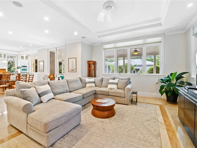 7690 Ponce De Leon Rd, Miami FL 33143