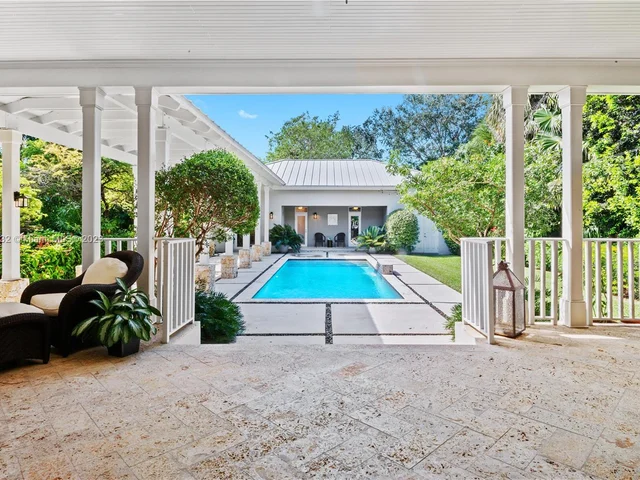 7690 Ponce De Leon Rd, Miami FL 33143