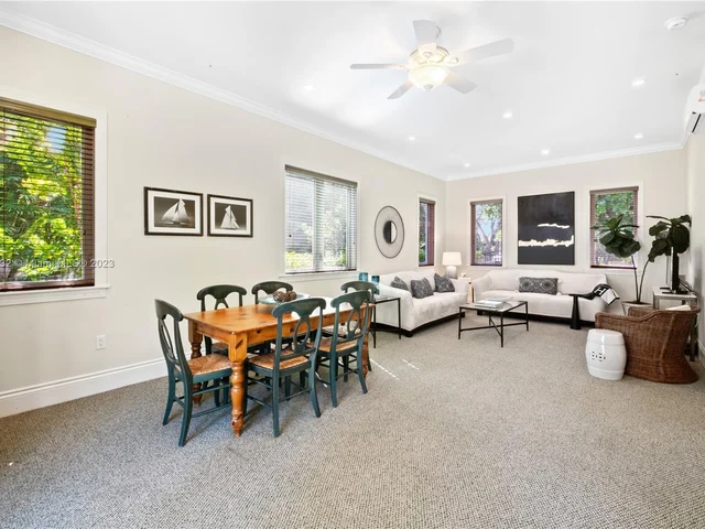 7690 Ponce De Leon Rd, Miami FL 33143