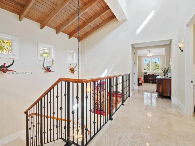 7690 Ponce De Leon Rd, Miami FL 33143