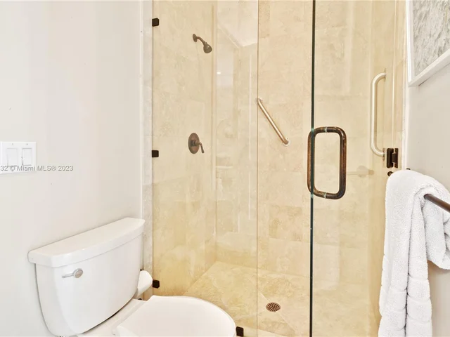 7690 Ponce De Leon Rd, Miami FL 33143