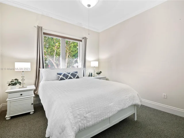 7690 Ponce De Leon Rd, Miami FL 33143