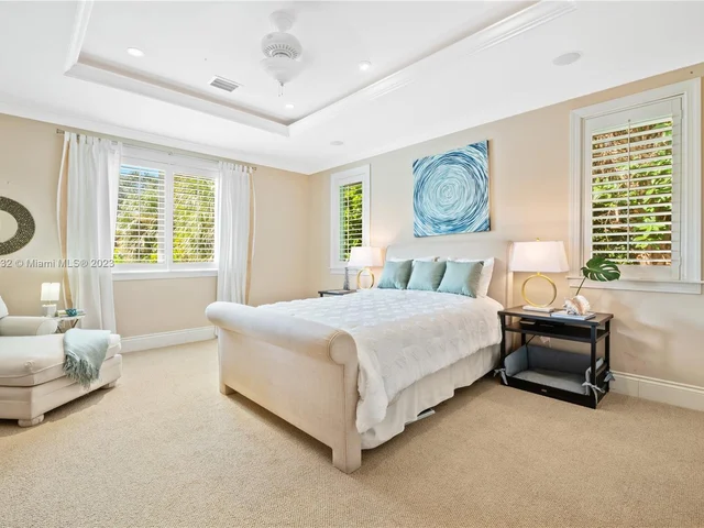 7690 Ponce De Leon Rd, Miami FL 33143