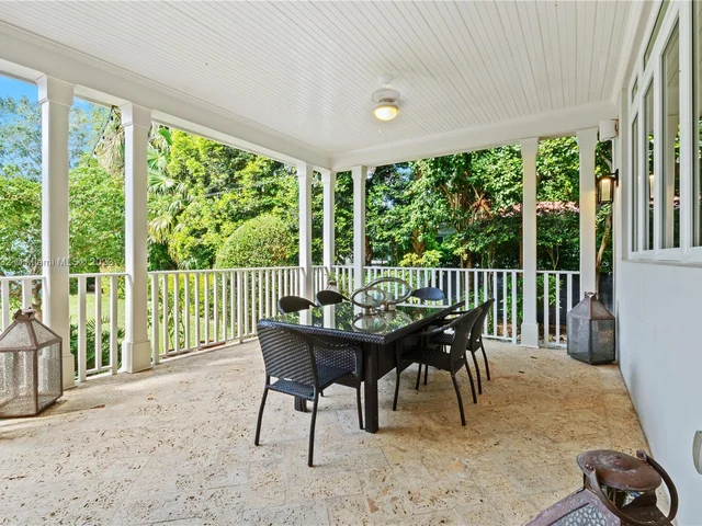 7690 Ponce De Leon Rd, Miami FL 33143