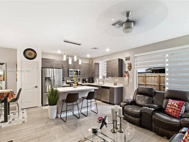 1020 SE 23rd Ter # 1020, Homestead FL 33035