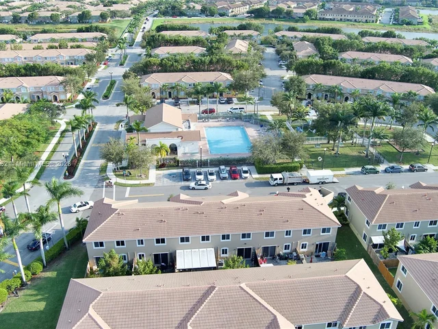 1020 SE 23rd Ter # 1020, Homestead FL 33035