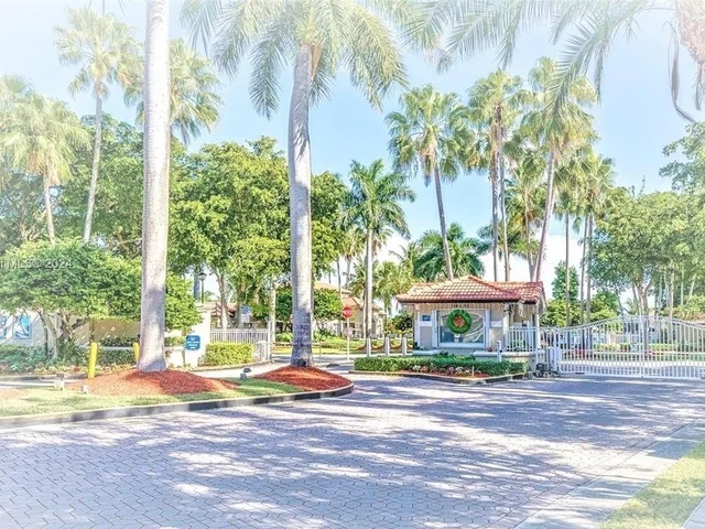 13833 SW 124th Ave Rd, Miami FL 33186