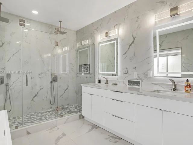 13833 SW 124th Ave Rd, Miami FL 33186