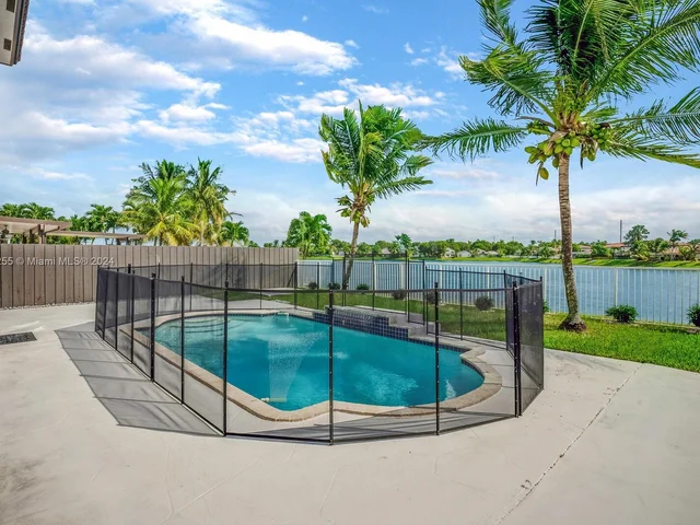 13833 SW 124th Ave Rd, Miami FL 33186