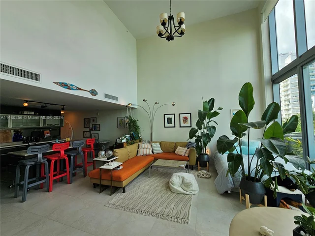 6000 Collins Ave # 528, Miami Beach FL 33140