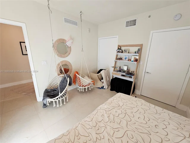 6000 Collins Ave # 528, Miami Beach FL 33140