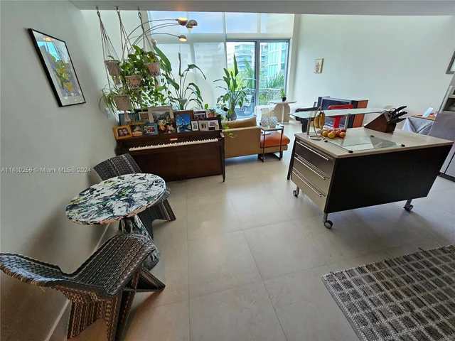 6000 Collins Ave # 528, Miami Beach FL 33140