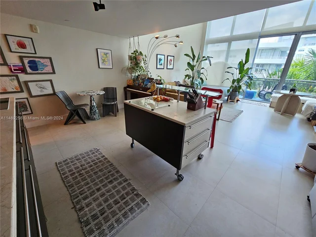 6000 Collins Ave # 528, Miami Beach FL 33140