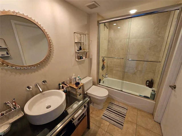 6000 Collins Ave # 528, Miami Beach FL 33140