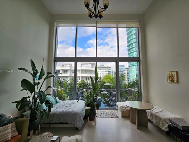 6000 Collins Ave # 528, Miami Beach FL 33140