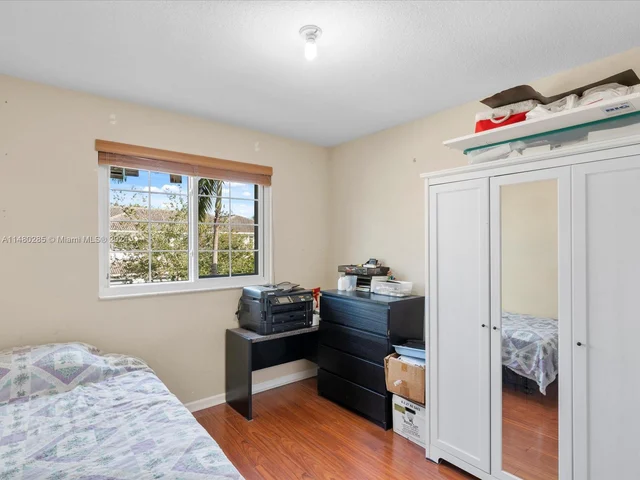 1419 NW 34th Way, Lauderhill FL 33311